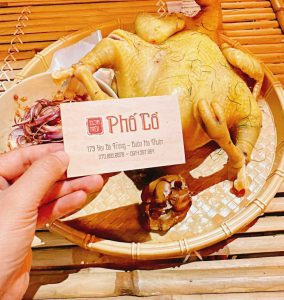 Món gà trong bộ ảnh của Cơm Niêu Phố Cổ.