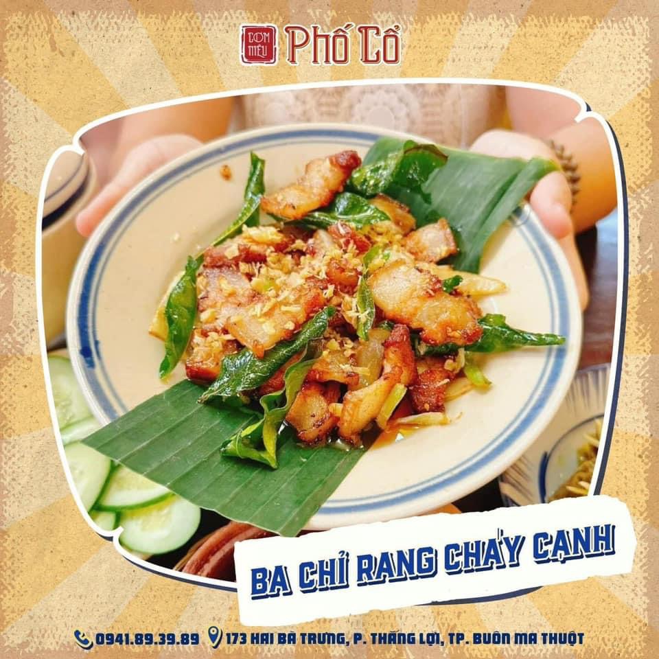 [English below]
Thịt ba chỉ rang cháy cạnh

???? Thịt ba chỉ rang cháy cạnh, một món ăn dân dã nhưng chứa đựng biết bao tâm tư tình cảm. Ngày trước, khi cuộc sống còn đơn giản, món ăn bình dị ấy đã trở thành món ăn quen thuộc trên mâm cơm của mỗi gia đình Việt. Miếng thịt được thấm đẫm gia vị nước mắm đậm đà, thơm lừng đã trở thành một phần ký ức không thể thiếu của mỗi thế hệ. Cơm Niêu Phố Cổ không chỉ là nơi thưởng thức những món ăn ngon mà còn là không gian để lưu giữ những ký ức đẹp và tận hưởng những khoảnh khắc ấm áp bên người thân. Mỗi món ăn tại đây đều là một câu chuyện, một trải nghiệm ẩm thực độc đáo, khơi gợi những cảm xúc sâu lắng.

Thương mời bạn cùng người thương ghé Cơm niêu Phố Cổ thưởng thức món ngon! ❤

————-
???? 173 Hai Bà Trưng, P.Thắng Lợi, tp. Buôn Ma Thuột
☎ 0941893989
???? http://comnieuphoco.com
