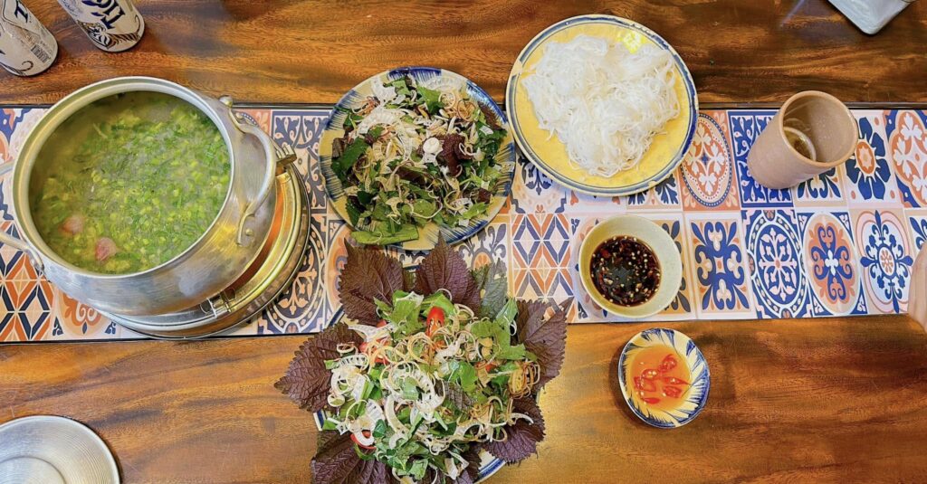Lẩu chay tại Cơm Niêu Phố Cổ